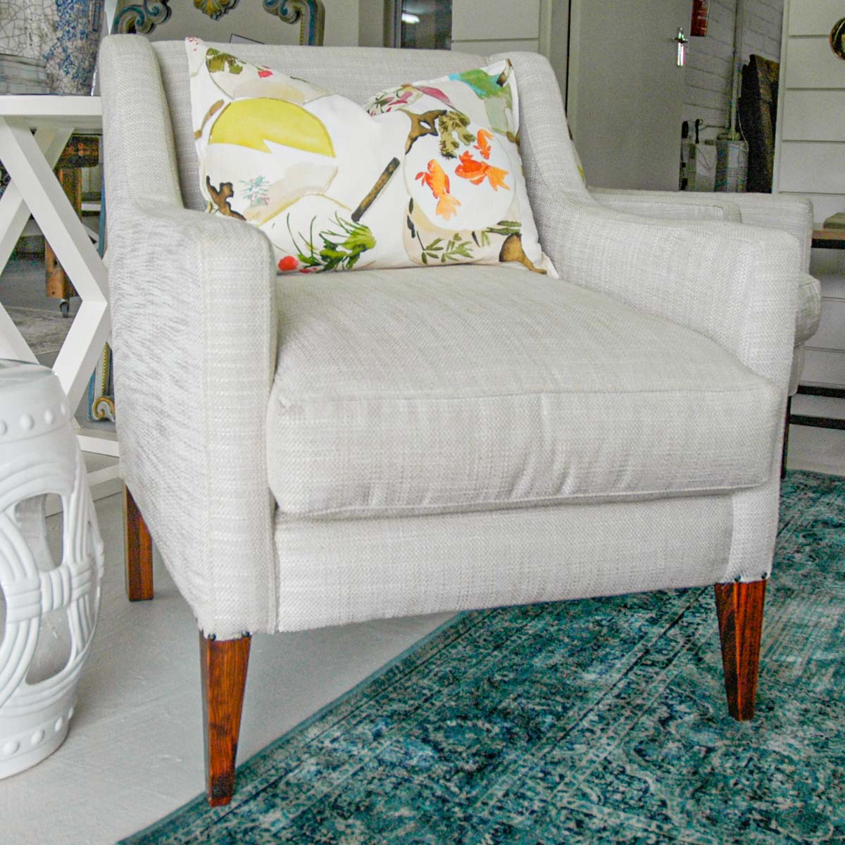 'H' Chair