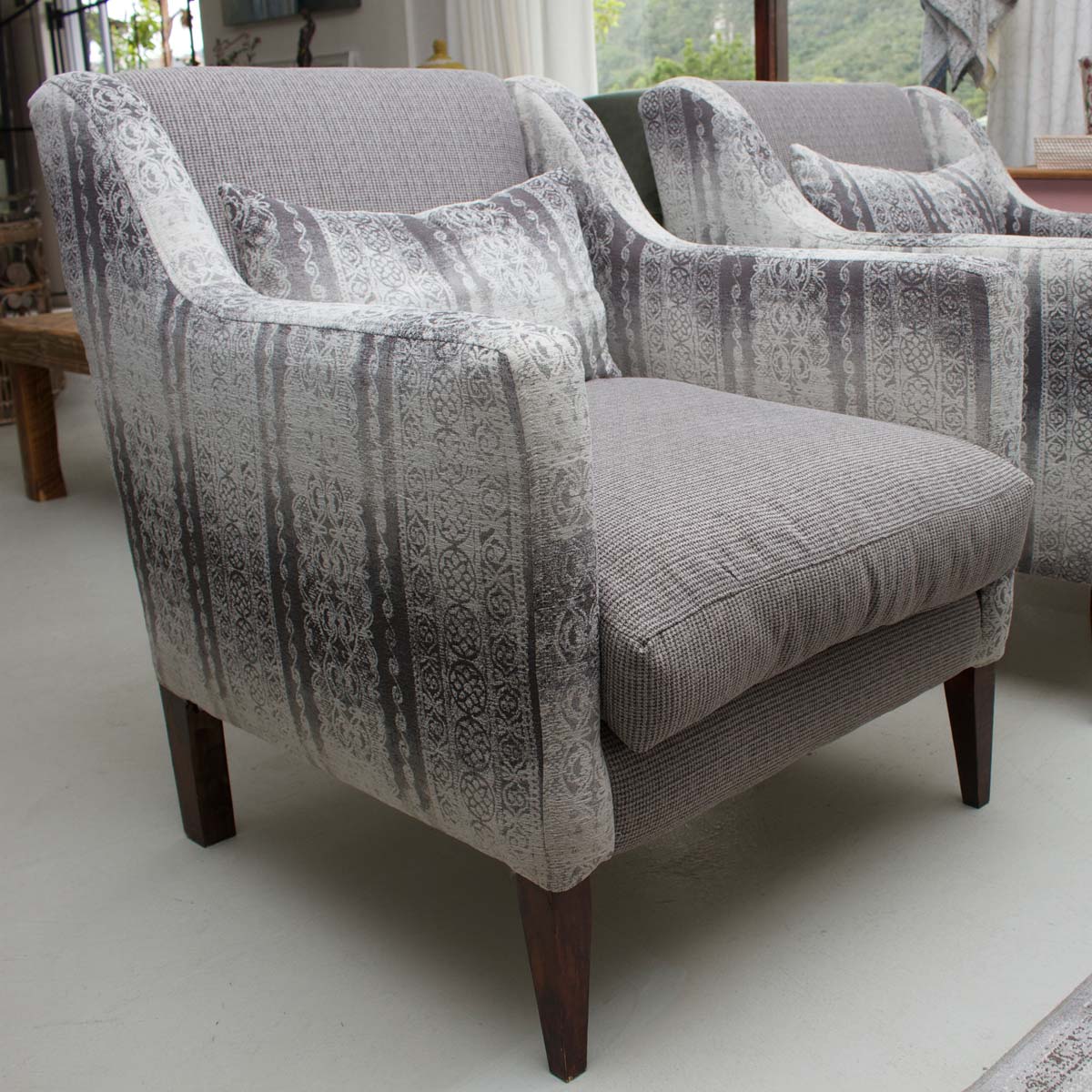 'H' Chair